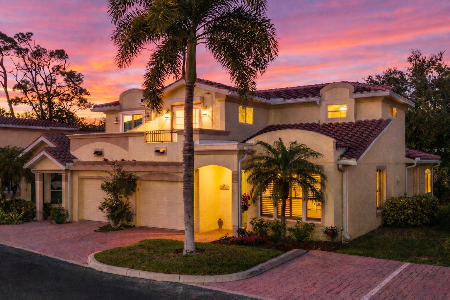 1140 BEACHCOMBER CT, #11